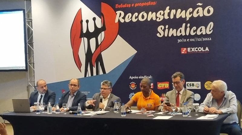 Seminário sobre reconstrução sindical é realizado em Brasília